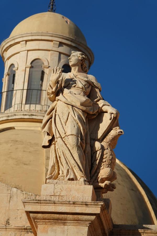 Casa Bommegna Villa โนโต ภายนอก รูปภาพ